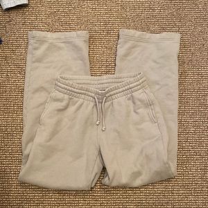 TNA cozy fleece wide leg sweatpants!